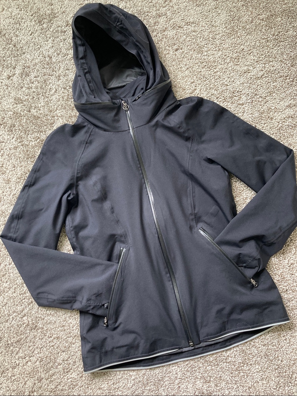 Ivivva by Lululemon Girls Hooded Windbreaker Rain Jacket Stowable hood sz 12